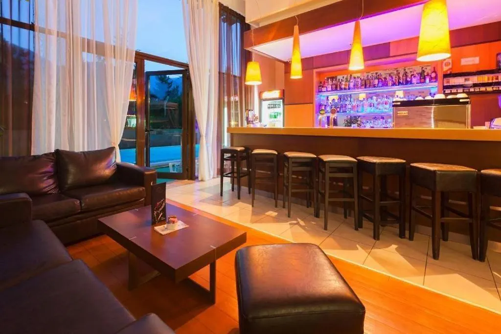 Terra Complex D4 - Private Apartment - Golf, Skiing & Spa Bansko